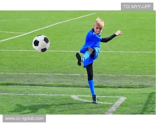 全面细致解析裁判如何判罚足球角球的关键规则及比赛实况解读指南